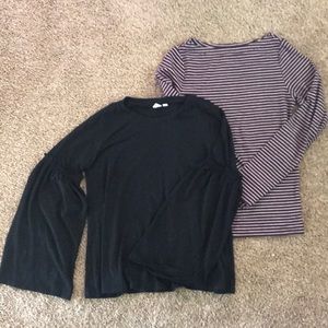Lot of 2 medium GAP tops